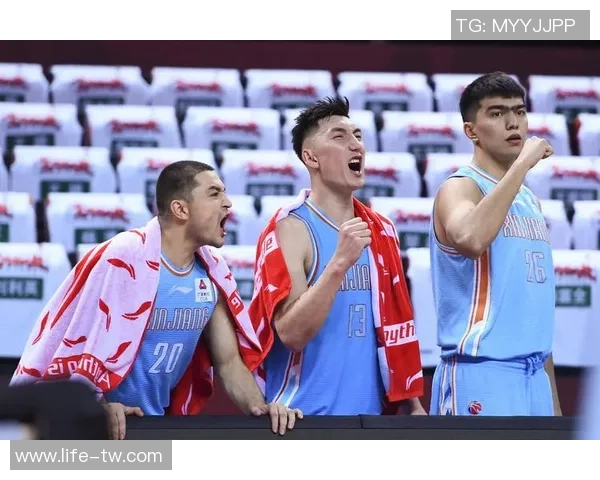 可兰白克与山东队激战正酣谁能在这场对决中笑到最后