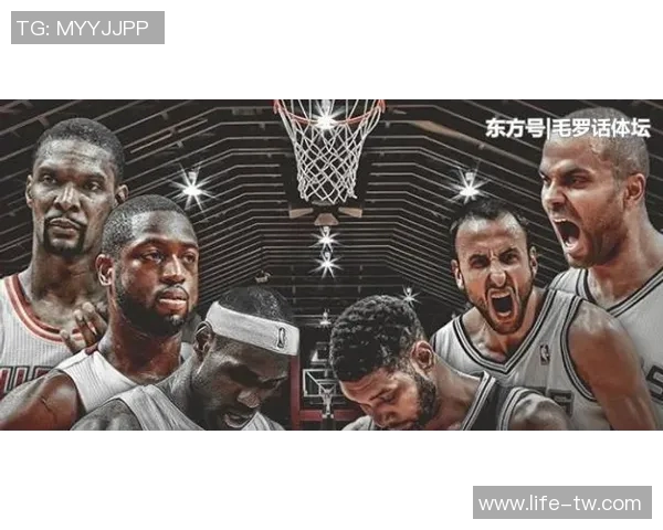 雷霆与勇士常规赛交锋精彩回顾双方球员表现引人关注